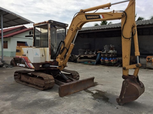รถขุด YANMAR YB401U มีหัวเก๋ง นำเข้า มือสองญี่ปุ่น