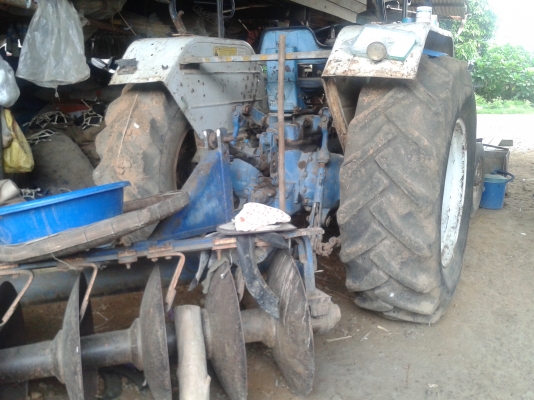 ขายฟอร์ด6610 เสื้อลายพร้อมอุปกรณ์รถบ้านสวยๆพร้อมเล่มทะเบียน