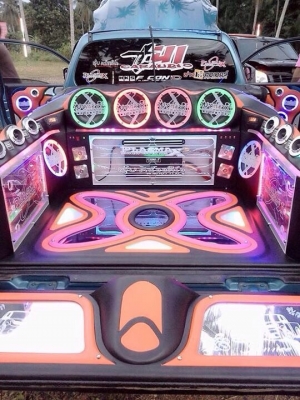 รถกระบะเครื่องเสียงเต็มคัน สวยๆ