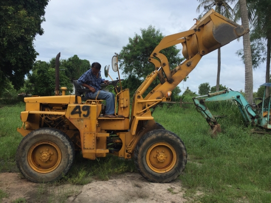 รถตัก มิตซู. ล้อยาง เอวอ่อน