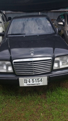 เบนซ์ E280 ปี 93 รถสวยที่สุดในรุ่น สีดำ สวยมาก ไม่ติดแก๊ส เดิมๆ ตัวท๊อป ของ E-class รถสวยมาก สภาพดี ไม่มีปัญหา ราคาพิเศษ รถอยู่ รังสิต คลอง 2