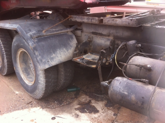 ต้องการขายรถหัวลาก3เอ็มเครื่อง280แรงปี54สภาพพร้อมใช้สนใจติดต่อด่วน ต้องการขายรถหัวลาก3เอ็มเครื่อง280แรงปี54สภาพพร้อมใช้สนใจติดต่อด่วน