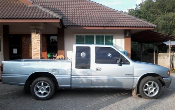 ขายอีซูซุ TFR ปี 35 เกียร์ธรรมดาพวงมาลัยเพาเวอร์แอร์เย็นเครื่อง 2500 ประหยัดน้ำมันภาษีเต็มเอกสารพร้อมโอน