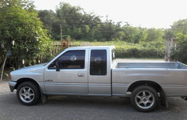 ขายอีซูซุ TFR ปี 35 เกียร์ธรรมดาพวงมาลัยเพาเวอร์แอร์เย็นเครื่อง 2500 ประหยัดน้ำมันภาษีเต็มเอกสารพร้อมโอน