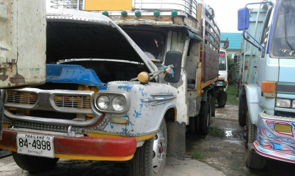 รถสิบล้อหัวยาว isuzu ดั้ม เครื่อง6BD1 165 แรง ฝาดำ เพาเวอร์ ช่วงล่างใหญ่ มิตซู เพลาเดียว เล่มเอกสารพร้อมโอน  เครื่องดีไม่มีไอ เกียร์ไม่หลุดไม่หอน คันซีสวย ภาษีเต็ม