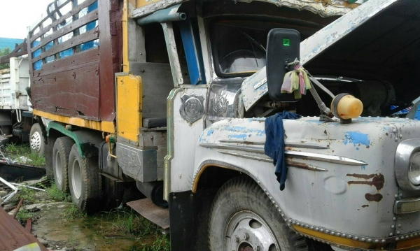 รถสิบล้อหัวยาว isuzu ดั้ม เครื่อง6BD1 165 แรง ฝาดำ เพาเวอร์ ช่วงล่างใหญ่ มิตซู เพลาเดียว เล่มเอกสารพร้อมโอน  เครื่องดีไม่มีไอ เกียร์ไม่หลุดไม่หอน คันซีสวย ภาษีเต็ม