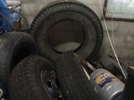 ขายเหมายางรถบรรทุกบริสโตน 6 เส้นพร้อมกะทะสภาพสวยครับ