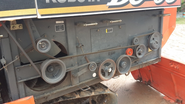 ขายด่วนรถเกี่ยวข้าว  DC 60  ปี 52  ราคา 265,000  ต่อรองได้ครับ