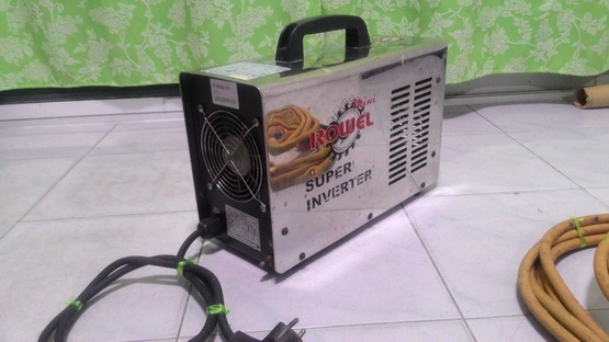 เครื่องเชื่อม Inverter rowelรุ่น MMA200(200 แอมป์) เสียบปลั๊กไฟใช้งานได้เลยครับ ตัวนี้สภาพพร้อมใช้ครับ เครื่องเชื่อม Inverter rowelรุ่น MMA200(200 แอมป์) เสียบปลั๊กไฟใช้งานได้เลยครับ ตัวนี้สภาพพร้อมใช้ครับ