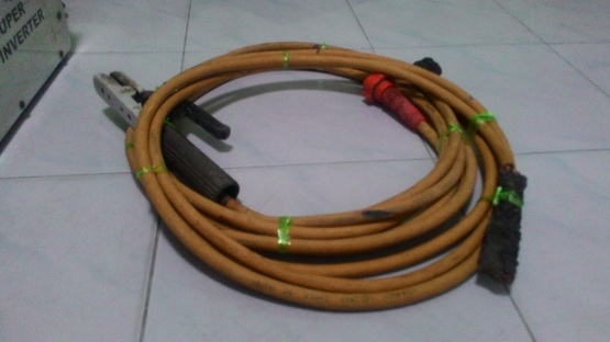 เครื่องเชื่อม Inverter rowelรุ่น MMA200(200 แอมป์) เสียบปลั๊กไฟใช้งานได้เลยครับ ตัวนี้สภาพพร้อมใช้ครับ เครื่องเชื่อม Inverter rowelรุ่น MMA200(200 แอมป์) เสียบปลั๊กไฟใช้งานได้เลยครับ ตัวนี้สภาพพร้อมใช้ครับ