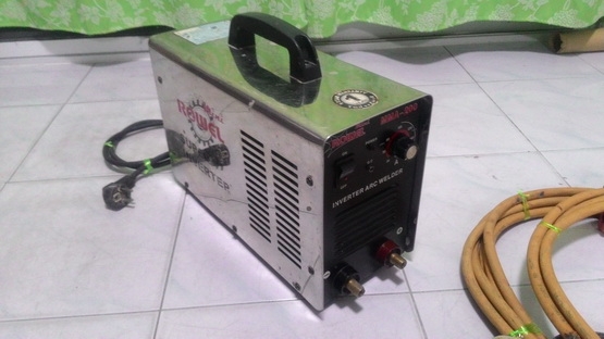 เครื่องเชื่อม Inverter rowelรุ่น MMA200(200 แอมป์) เสียบปลั๊กไฟใช้งานได้เลยครับ ตัวนี้สภาพพร้อมใช้ครับ เครื่องเชื่อม Inverter rowelรุ่น MMA200(200 แอมป์) เสียบปลั๊กไฟใช้งานได้เลยครับ ตัวนี้สภาพพร้อมใช้ครับ