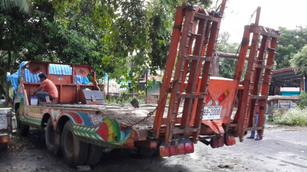 ขายด่วนISUZUรถสิบล้อเทรนเลอร์ขึ้นรถเกี่ยวมีหางพับพร้อมทะเบียนท้ายลาดเยรคทิฟฟี่เพาเวอร์ราคาเบาๆโทร0856842587