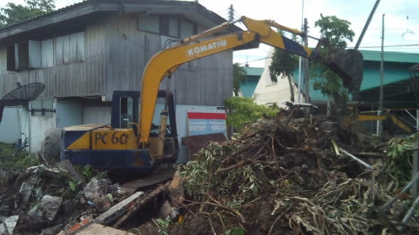 ขายแบ็คโฮ  KOMATSU   PC60-5 ใช้งานได้ดีราคาถูกๆ