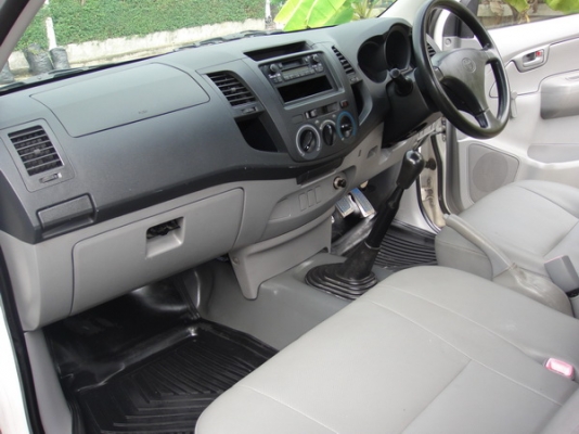 ........ขาย TOYOTA VIGO ปี2007 สีขาว เครื่องดีเซลD4D TURBO.........