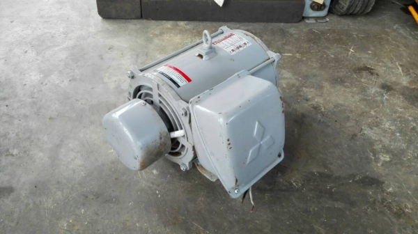 ==== Sold Out!! ==== มอเตอร์ Mitsubishi 3 HP. 220V. 1450 RPM. ไฟบ้าน สภาพป้ายแดง ส่งฟรีทั่วประเทศ!! 089-2499-123 นครปฐม