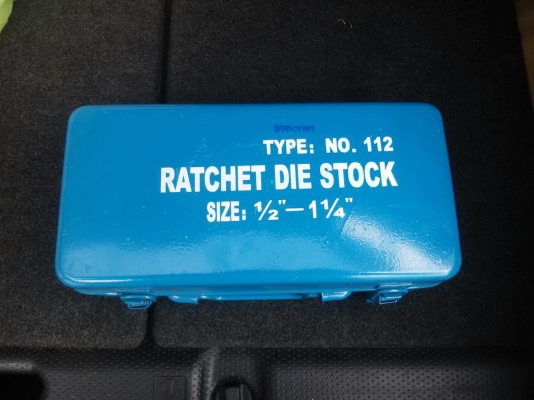 เครื่องต๊าปเกลียวท่อ ประปาและไฟฟ้า  แบบใช้มือ