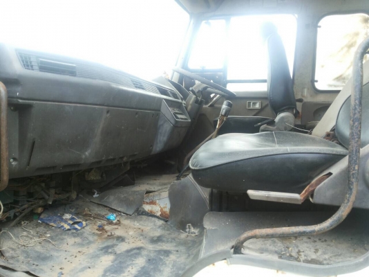 10ล้อหัวลากแท้ๆ2เพลา 220แรง ฟูโซ่ FN527M-TG......10สปีด รถจิดไว้เฉยๆ