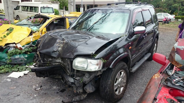 ขายรถยนต์ตามสภาพพร้อมเล่มทะเบียนถูกต้อง