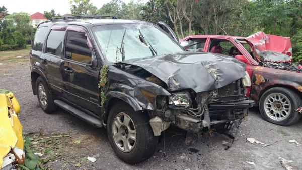 ขายรถยนต์ตามสภาพพร้อมเล่มทะเบียนถูกต้อง ขายรถยนต์ตามสภาพพร้อมเล่มทะเบียนถูกต้อง