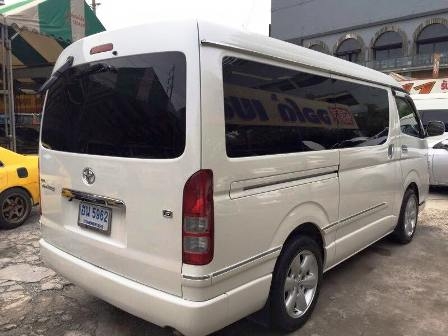 ขายด่วนๆ. รถตู้TOYOTA  เวนจูรี่ แต่งวีไอพี   ตู้   2700  CC   AT 2011 ราคา 699,000 บาทค่ะ. โทร 0922726669 ตันหยงค่ะ