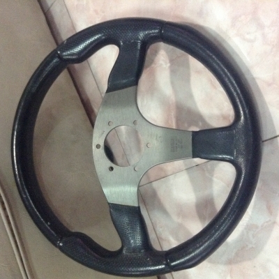 ขายพวงมาลัย momo แท้