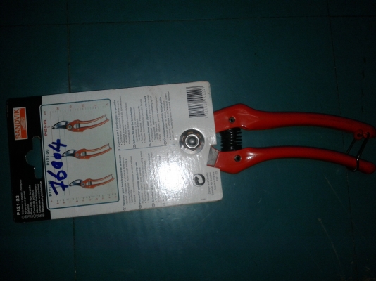 ขายกรรไกรตัดกิ่งไม้ขนาด9นิ้ว SANDVIK PRADINES P121-23  MADE IN FRANCE.