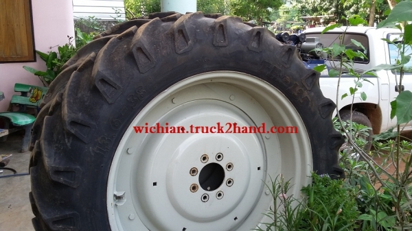 ขายแล้ว ขอบคุณลูกค้าจากสระบุรีมากครับ ยางหลังรถไถฟอร์ด หน้าแคบ13.6-38พร้อมกะทะล้อ ถอด\%เก่านอกสภาพสวยมากคู่ละ25,000บาท.