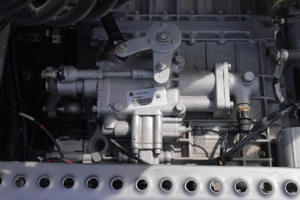 ดาวน์น้อยผ่อนนาน 5 ปี รถบรรทุกขนาดใหญ่ SINOTRUK A7 6X4 380 แรงม้า ตอบสนองทุกการขนส่ง