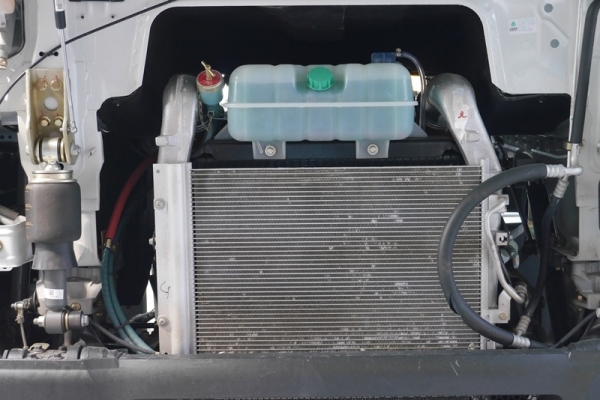 ดาวน์น้อยผ่อนนาน 5 ปี รถบรรทุกขนาดใหญ่ SINOTRUK A7 6X4 380 แรงม้า ตอบสนองทุกการขนส่ง