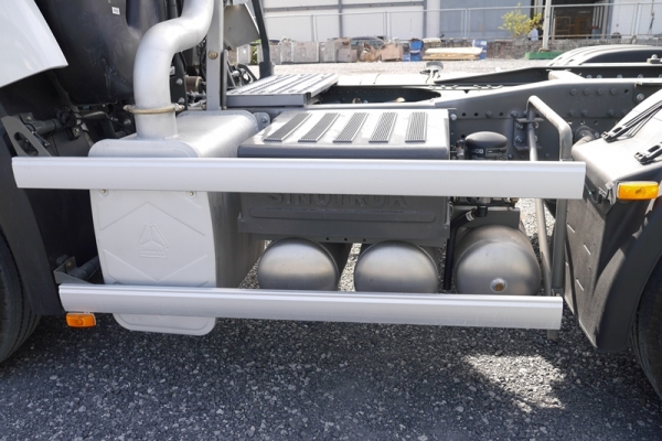 ดาวน์น้อยผ่อนนาน 5 ปี รถบรรทุกขนาดใหญ่ SINOTRUK A7 6X4 380 แรงม้า ตอบสนองทุกการขนส่ง