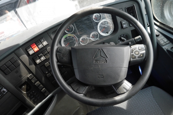 ดาวน์น้อยผ่อนนาน 5 ปี รถบรรทุกขนาดใหญ่ SINOTRUK A7 6X4 380 แรงม้า ตอบสนองทุกการขนส่ง