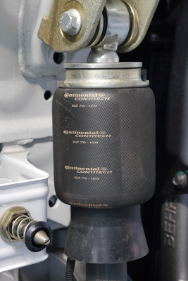 ดาวน์น้อยผ่อนนาน 5 ปี รถบรรทุกขนาดใหญ่ SINOTRUK A7 6X4 380 แรงม้า ตอบสนองทุกการขนส่ง