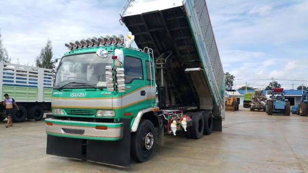 ขายครับ อีซูซุ เดก้า 270 ยูโรทู พร้อมใช้ครับ