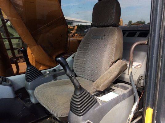 ขาย KOMATSU PC200-7 ไมล์ 9,xxxชม. เอกสารเล่มทะเบียน