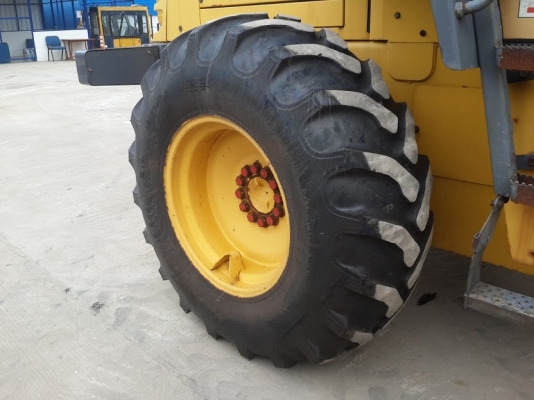 รถตัก โคมัตสุ WA100-3 #55691 รถนำเข้าจากญี่ปุ่น ตอนนี้รถจอดที่นิคมบางปะอิน อยุธยา ไม่เคยใช้งานในไทย ติดต่อ ใหม่ 061-4194022