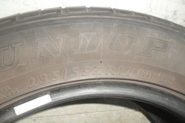 ยาง DUNLP 235/55R17ปี12 สวยๆ 1 คู่ ราคา 1800 บาท