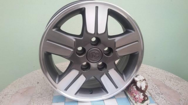 ขายล้อแม็ก toyota vigo 15"&times;6" et45 5 รู 114.3 ทำสีใหม่ สีเทาหน้าเงา สนใจติดต่อเล็กคลองสามครับ 081-3747940