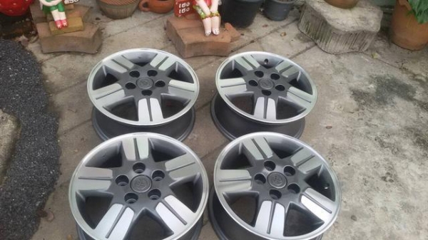 ขายล้อแม็ก toyota vigo 15"×6" et45 5 รู 114.3 ทำสีใหม่ สีเทาหน้าเงา สนใจติดต่อเล็กคลองสามครับ 081-3747940 ขายล้อแม็ก toyota vigo 15"×6" et45 5 รู 114.3 ทำสีใหม่ สีเทาหน้าเงา สนใจติดต่อเล็กคลองสามครับ 081-3747940