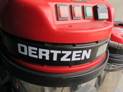 ขายเครื่องดูดฝุ่น ดูดพรม OERTZEN ของประเทศเยอรมัน มี2ตัวขายคู่เลย