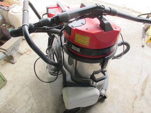 ขายเครื่องดูดฝุ่น ดูดพรม OERTZEN ของประเทศเยอรมัน มี2ตัวขายคู่เลย