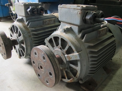 ขายมอเตอร์7แรงครึ่ง ไฟ3เฟสมี2ตัวติดหน้าแปลนปั๊มน้ำ ขายมอเตอร์7แรงครึ่ง ไฟ3เฟสมี2ตัวติดหน้าแปลนปั๊มน้ำ