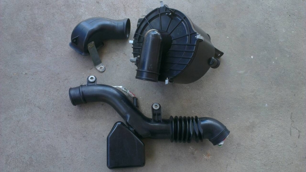 หม้อกรองอากาศพร้อมท่อข้าม Isuzu Dragon Eye 3.0 Di หม้อกรองอากาศพร้อมท่อข้าม Isuzu Dragon Eye 3.0 Di