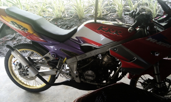 ขาย คาวาซากิ KR เสื้อทอง 1855 ราคา 27000 บาท ขาย คาวาซากิ KR เสื้อทอง 1855 ราคา 27000 บาท