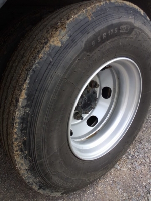 ขายหกล้อNQR175แรงคอลมอลแรลปี51ยางกระทะเรเดียลมิชลินใหม่90เปอร์เซ็น แอร์เย็น พาวเวอร์ เครื่องแน่นไม่มีไอ กระบะพร้อมคอกแข็งแรง ยาว5.40เมตร กว้าง2.30เตร รถสวยพร้อมใช้ทะเบียนพร้อมโอน