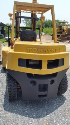 โคมัทสุ FD40 ขนาดยก 4 ตัน เสา 4.5เมตร งายาว 2 เมตร ดีเซล ยาง 90 \% เกียธรนมดา 2 สปีด พร้อมใช้ครับ โคมัทสุ FD40 ขนาดยก 4 ตัน เสา 4.5เมตร งายาว 2 เมตร ดีเซล ยาง 90 \% เกียธรนมดา 2 สปีด พร้อมใช้ครับ