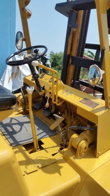 โคมัทสุ FD40 ขนาดยก 4 ตัน เสา 4.5เมตร งายาว 2 เมตร ดีเซล ยาง 90 \% เกียธรนมดา 2 สปีด พร้อมใช้ครับ โคมัทสุ FD40 ขนาดยก 4 ตัน เสา 4.5เมตร งายาว 2 เมตร ดีเซล ยาง 90 \% เกียธรนมดา 2 สปีด พร้อมใช้ครับ