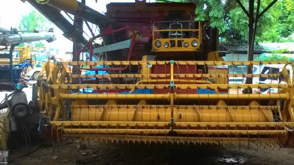 ขายรถเกี่ยวข้าว ศักดิ์พัฒนา บิ๊ก37 เครื่อง220แรง 6D17 สภาพพร้อมใช้งาน ดาวน์เริ่มต้นที่2แสน สนใจโทร 090-8588220คุณนะ 093-3258446คุณบิว หรือเข้าดูสินค้าอื่นๆได้ที่ www.truck.in.th/498 หรือเพจFacebook ณรงค์ ซื้อขายรถมือสอง (เว็บไซต์ส่วนตัว) หรือFacebook ตลาด