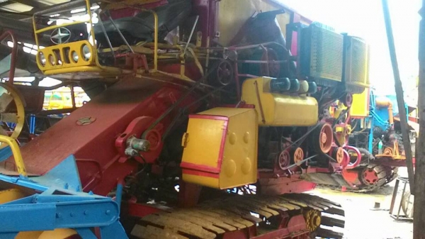 ขายรถเกี่ยวข้าว ศักดิ์พัฒนา บิ๊ก37 เครื่อง220แรง 6D17 สภาพพร้อมใช้งาน ดาวน์เริ่มต้นที่2แสน สนใจโทร 090-8588220คุณนะ 093-3258446คุณบิว หรือเข้าดูสินค้าอื่นๆได้ที่ www.truck.in.th/498 หรือเพจFacebook ณรงค์ ซื้อขายรถมือสอง (เว็บไซต์ส่วนตัว) หรือFacebook ตลาด