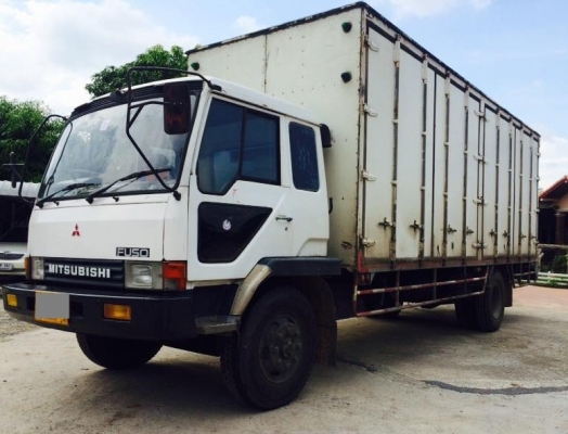 Mitsubishi 6 ล้อ ตู้ 10 บาน Mitsubishi 6 ล้อ ตู้ 10 บาน