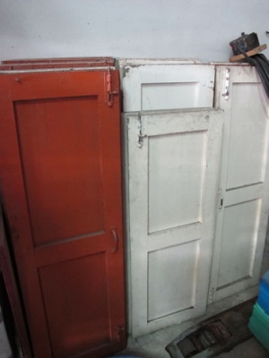 ขายบานประตู หน้าต่างไม้สักเก่าแท้สวยๆหนาๆ